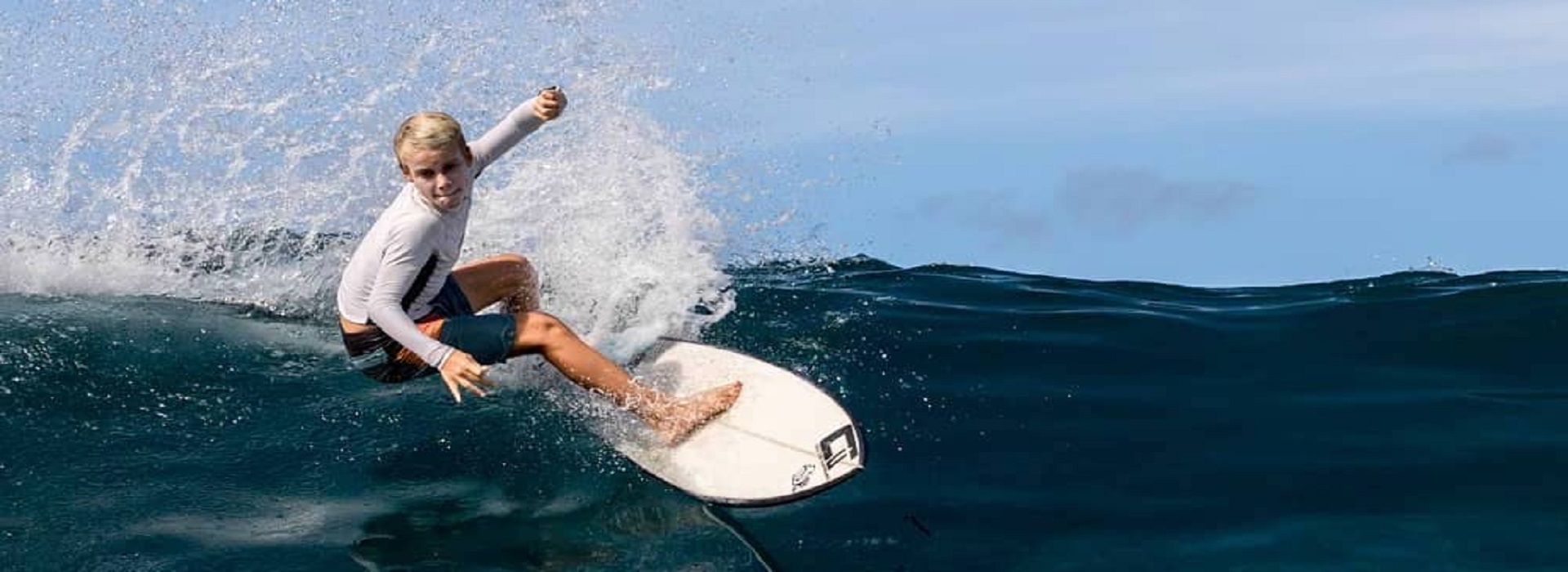 Thulusdhoo, Surf Package